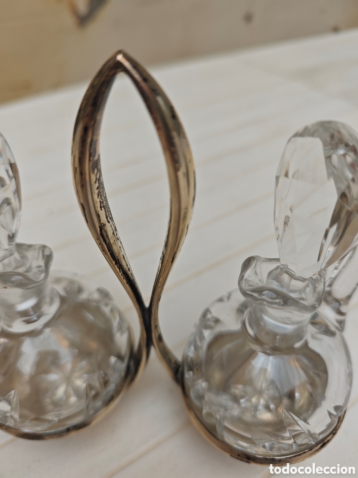 Antig&uuml;edades: Antigua vinagrera y aceitera cristal tallado plata - Foto 2