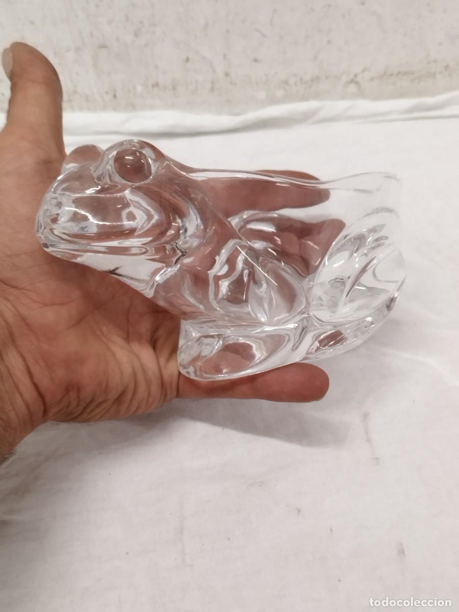 Antig&uuml;edades: Antiguo bol de vidrio o cristal en forma de rana.