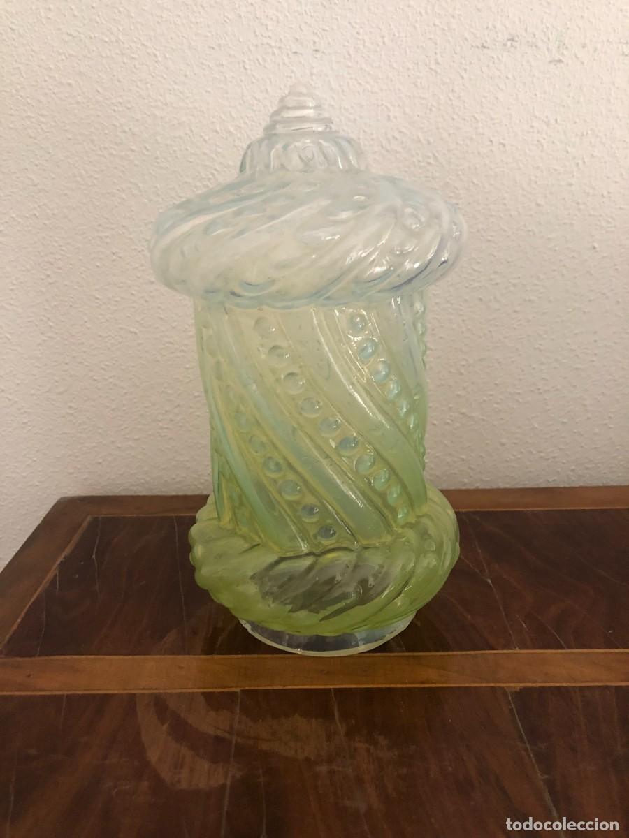 Antig&uuml;edades: TULIPA, ALTURA 21 CM, DIAMETRO BOCA 7,8 CM.