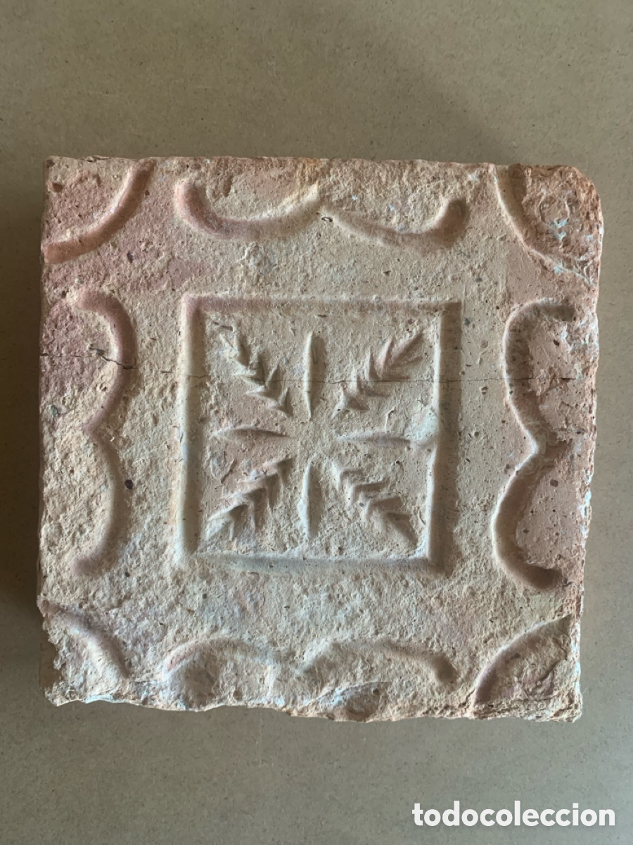 Antig&uuml;edades: Ladrillo de soler&iacute;a, medieval estampillado. - Foto 1