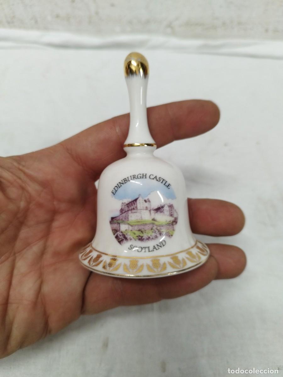 Antig&uuml;edades: Antigua campana de porcelana, del castillo de edimburgo Scotland.