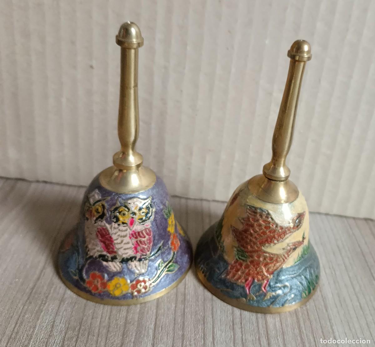 Antig&uuml;edades: Lote 2 campanas bronce o laton, esmaltadas o pintadas a mano - ver fotos
