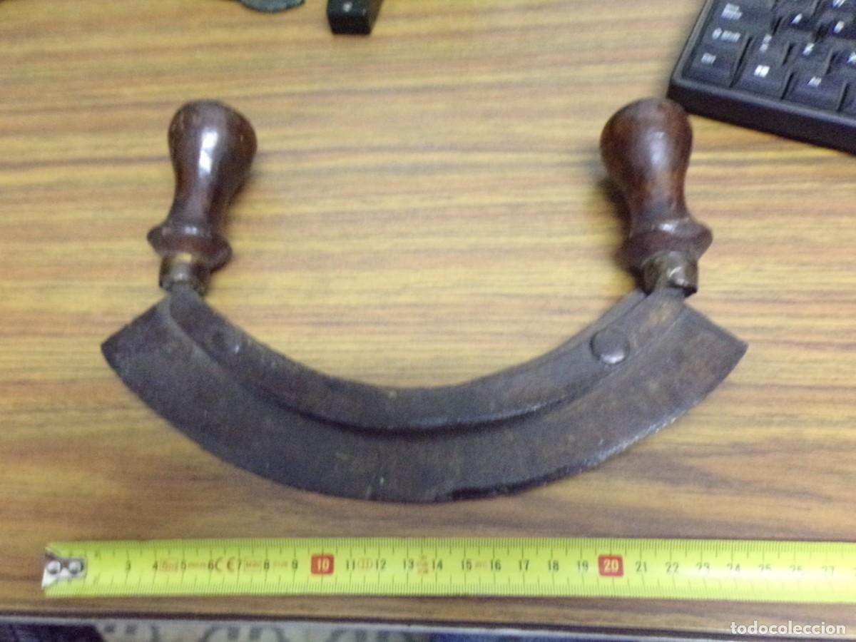 Antig&uuml;edades: antigua medialuna cuchillo hacha cocina utensilio del hogar