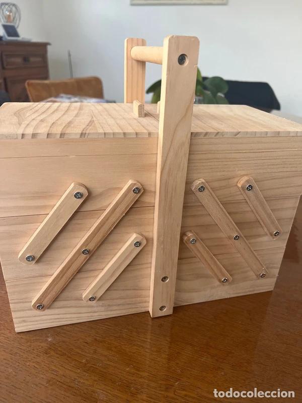 Antig&uuml;edades: bonito costurero de madera - Foto 3