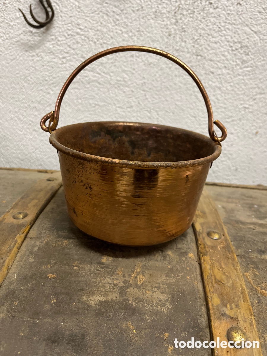 Antig&uuml;edades: Caldero antiguo de cobre (aram), con asa