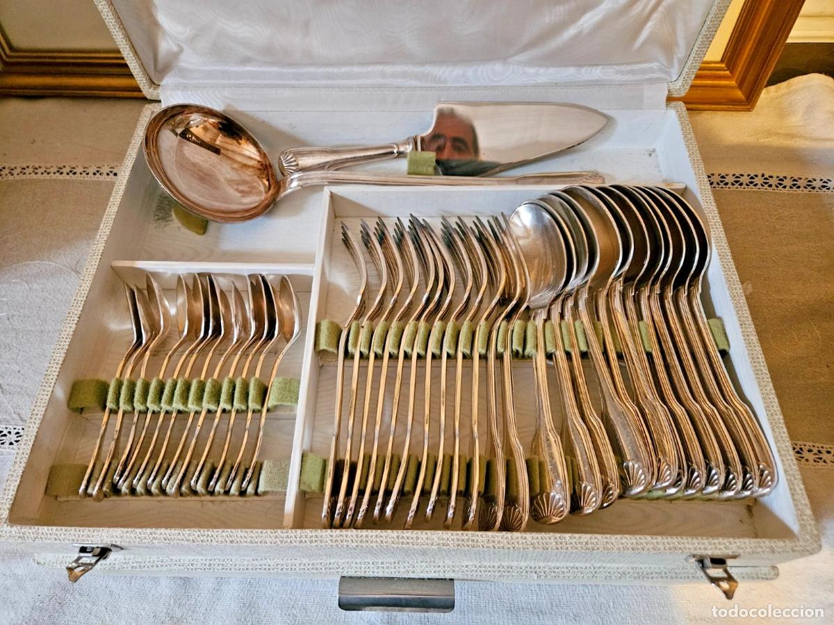 Antig&uuml;edades: ERCUIS MENAGERE 122 PIECES MODELE CROISEE MAINTENON COQUILLE EN METAL ARGENTE