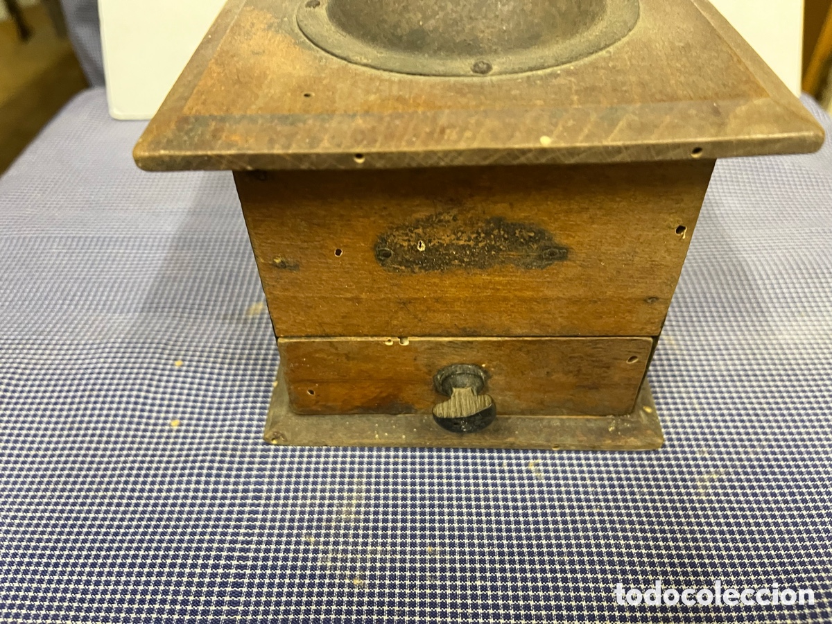 Antig&uuml;edades: Molinillo de caf&eacute; antiguo de madera y metal - Foto 5