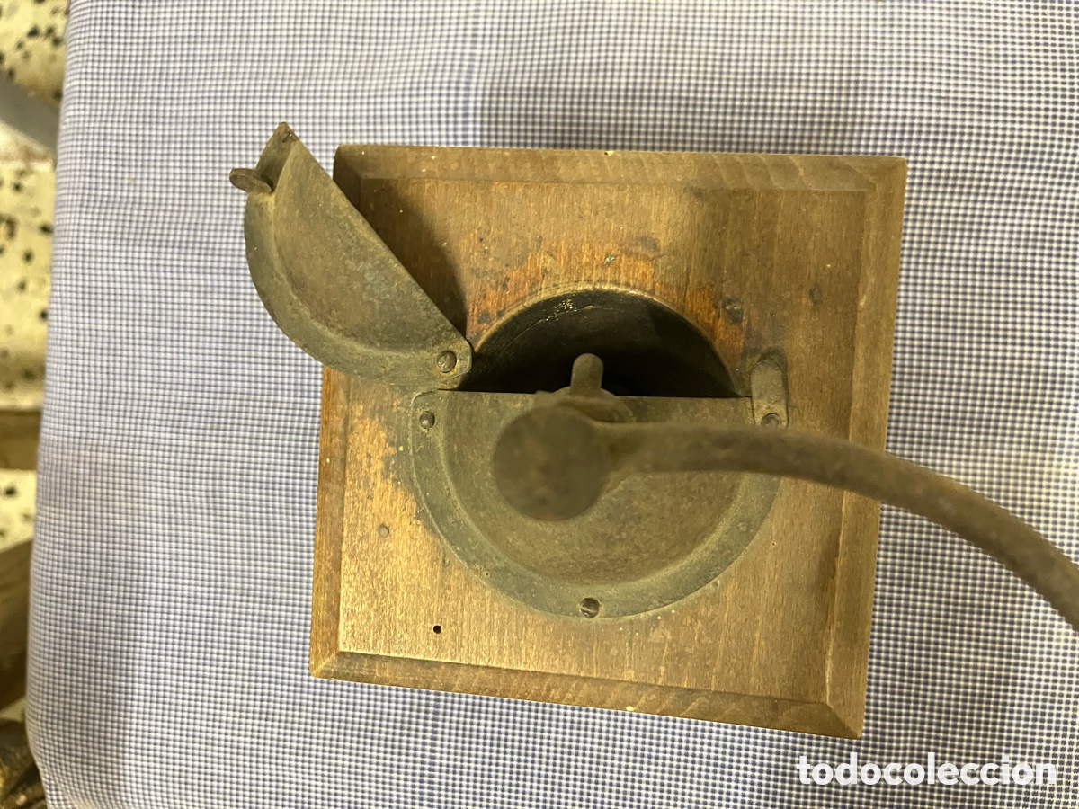 Antig&uuml;edades: Molinillo de caf&eacute; antiguo de madera y metal - Foto 7