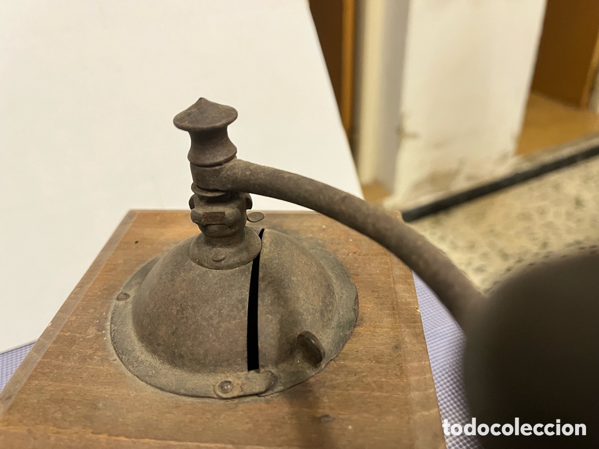 Antig&uuml;edades: Molinillo de caf&eacute; antiguo de madera y metal - Foto 14