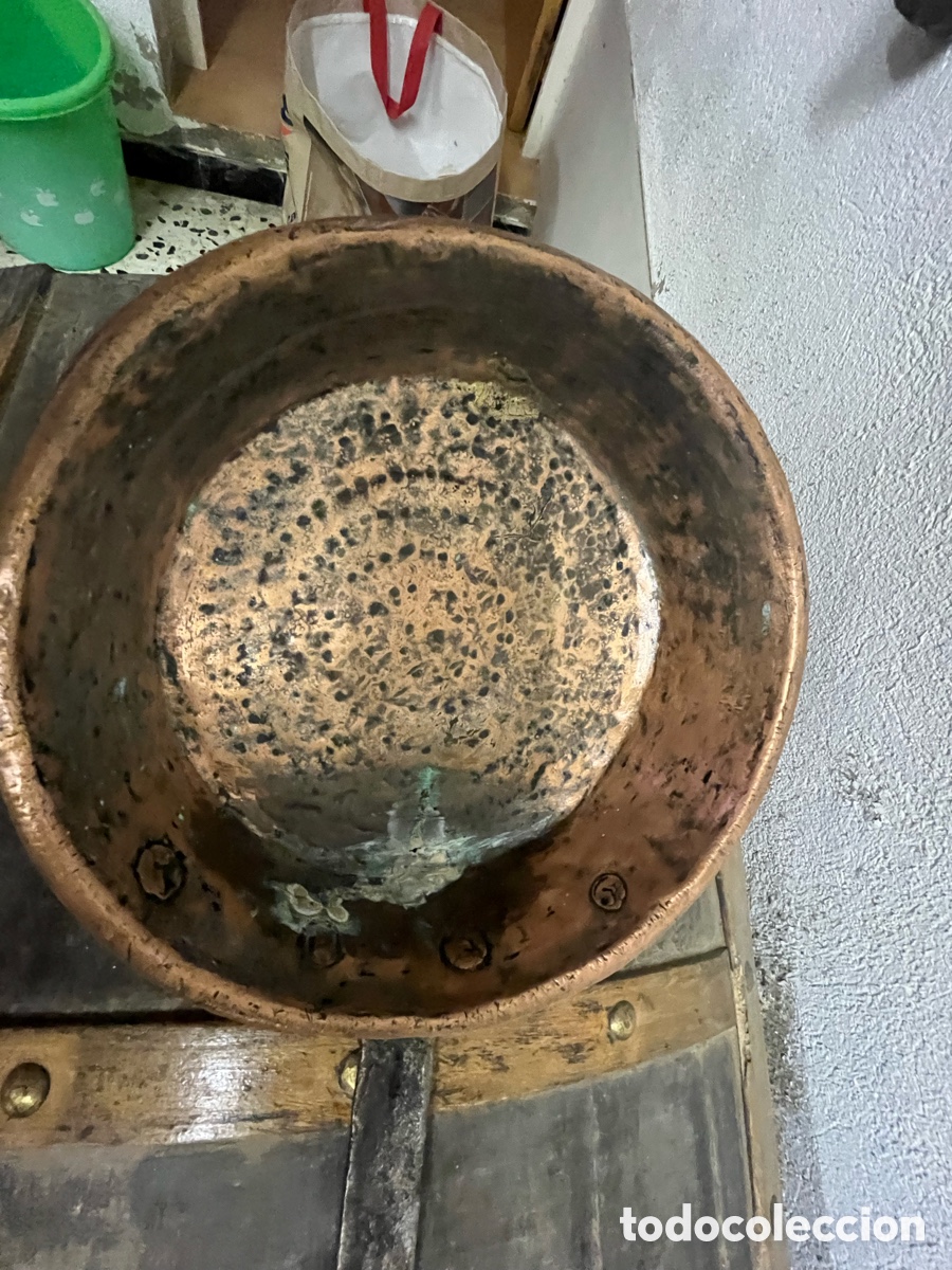 Antig&uuml;edades: Cazo antiguo de cobre (aram) con mango de hierr