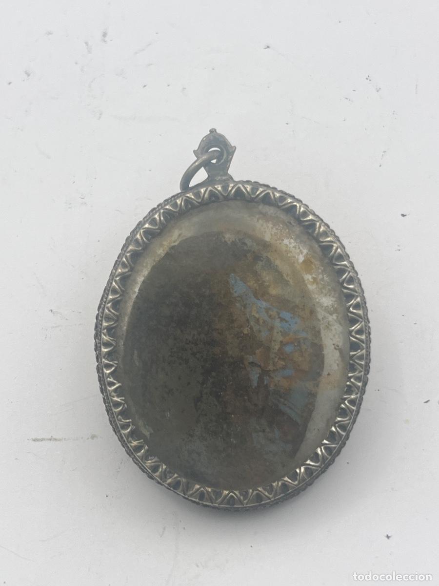 Antig&uuml;edades: RELICARIO DE PLATA DEVOCIONAL DE COLGAR SIGLO XVIII