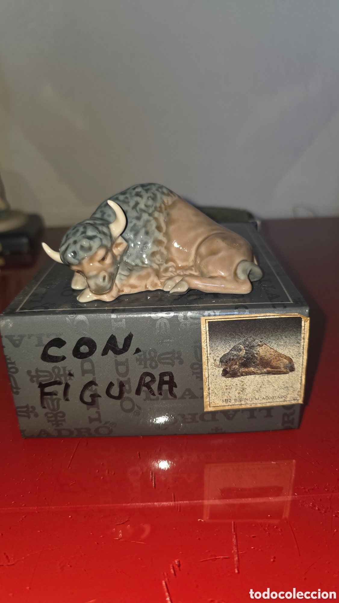 Antig&uuml;edades: Figura bisonte porcelana lladro
