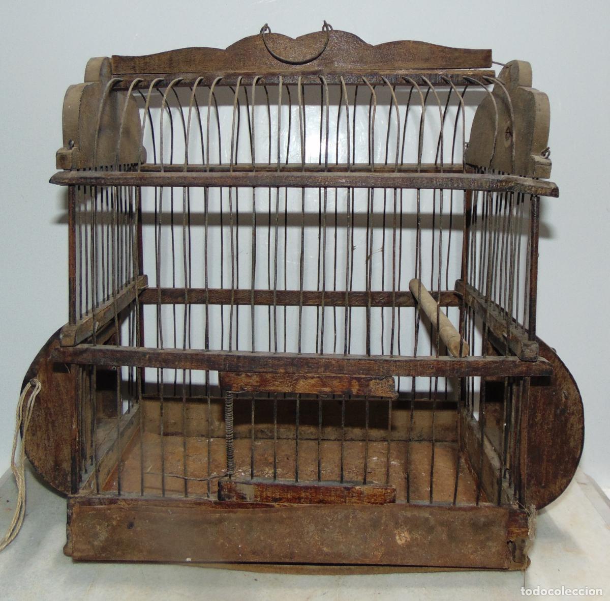 Antig&uuml;edades: JAULA DE MADERA Y ALAMBRE DECORATIVA, 31x34CM