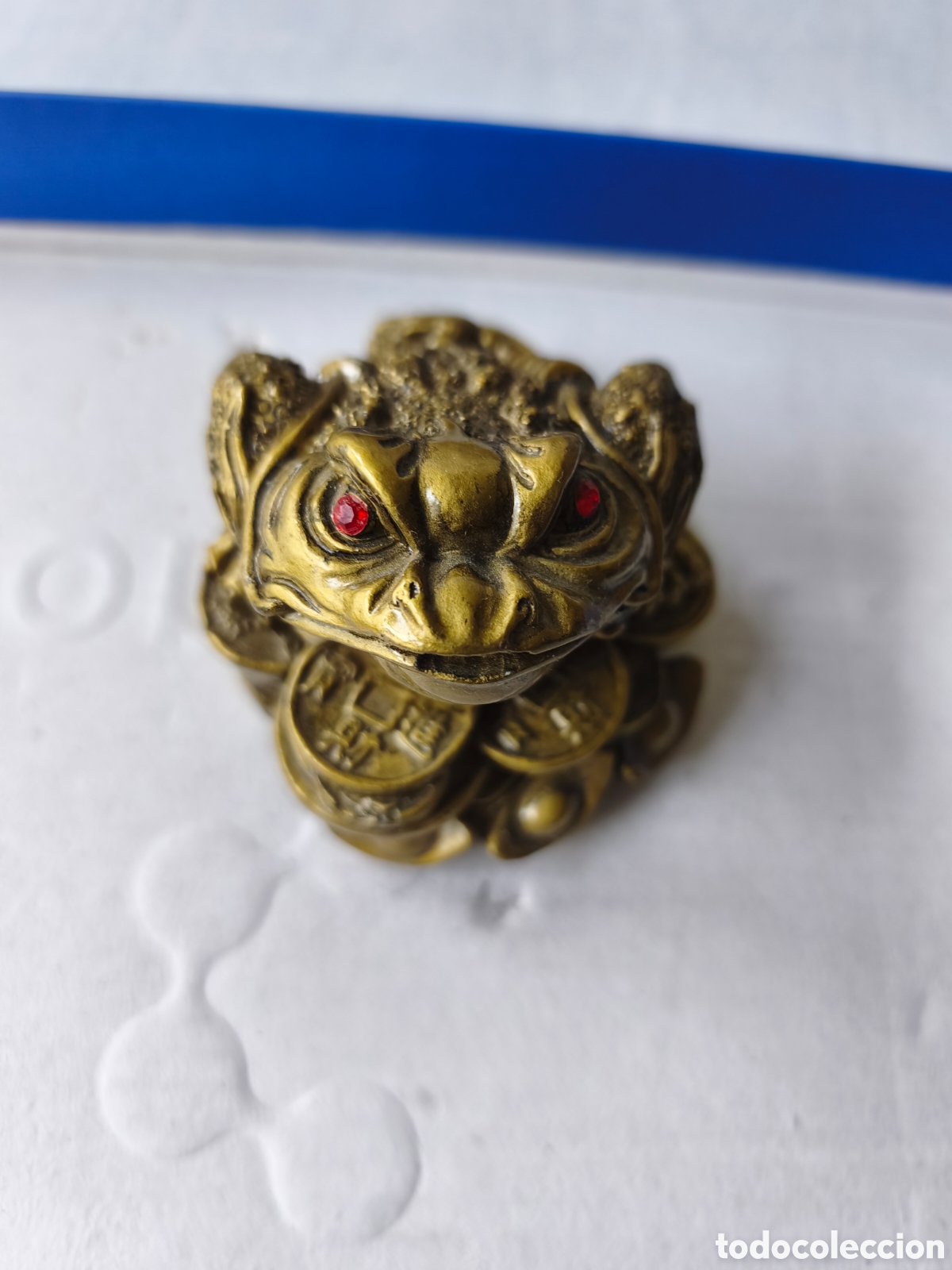 Antig&uuml;edades: Rana de la Suerte Feng Shui (Sapo del Dinero Chan Chu) de Tres Patas con Ojos de Cristal