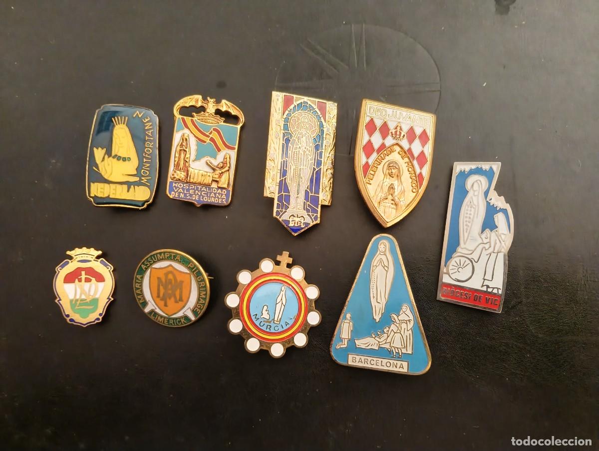 Antig&uuml;edades: 9 PLACAS / CHAPAS BROCHES ESMALTADOS - PERECGRINACION Y HOSPITALIDAD EN SANTUARIO N.S. LOURDES