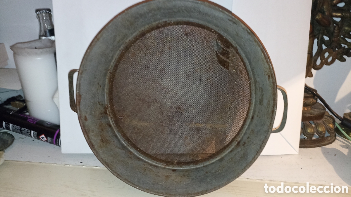 Antig&uuml;edades: Antiguo cedazo / criba de metal de zinc con asas &ndash; Decoraci&oacute;n r&uacute;stica y vintage