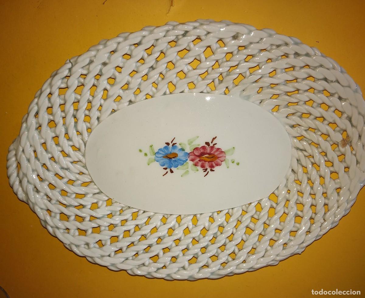 Antig&uuml;edades: BANDEJA DE CERAMICA O LOZA CORDONADA CON DISE&Ntilde;O DE REJILLA