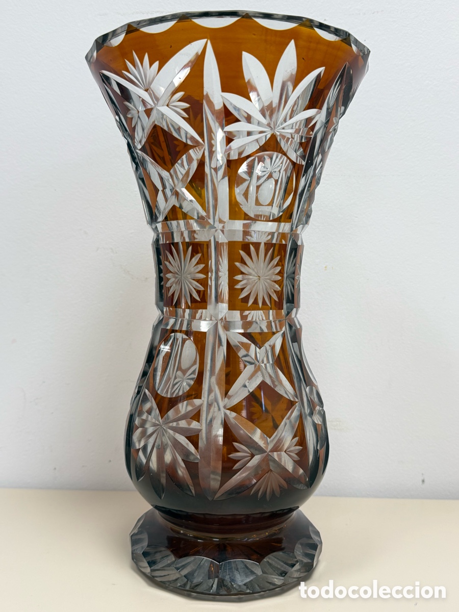 Antig&uuml;edades: Jarr&oacute;n vintage en cristal tallado color &aacute;mbar. A&ntilde;os 50 o 60