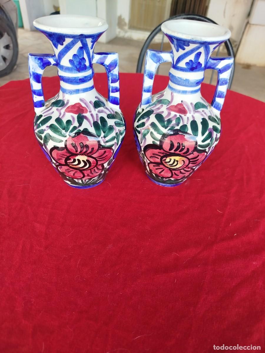 Antig&uuml;edades: PAREJA DE JARRONES DE CERAMICA TALAVERA