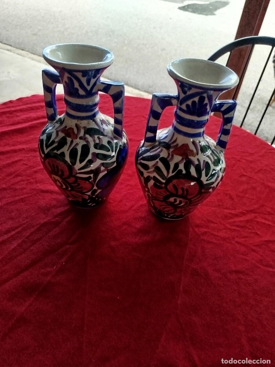 Antig&uuml;edades: PAREJA DE JARRONES DE CERAMICA TALAVERA - Foto 2