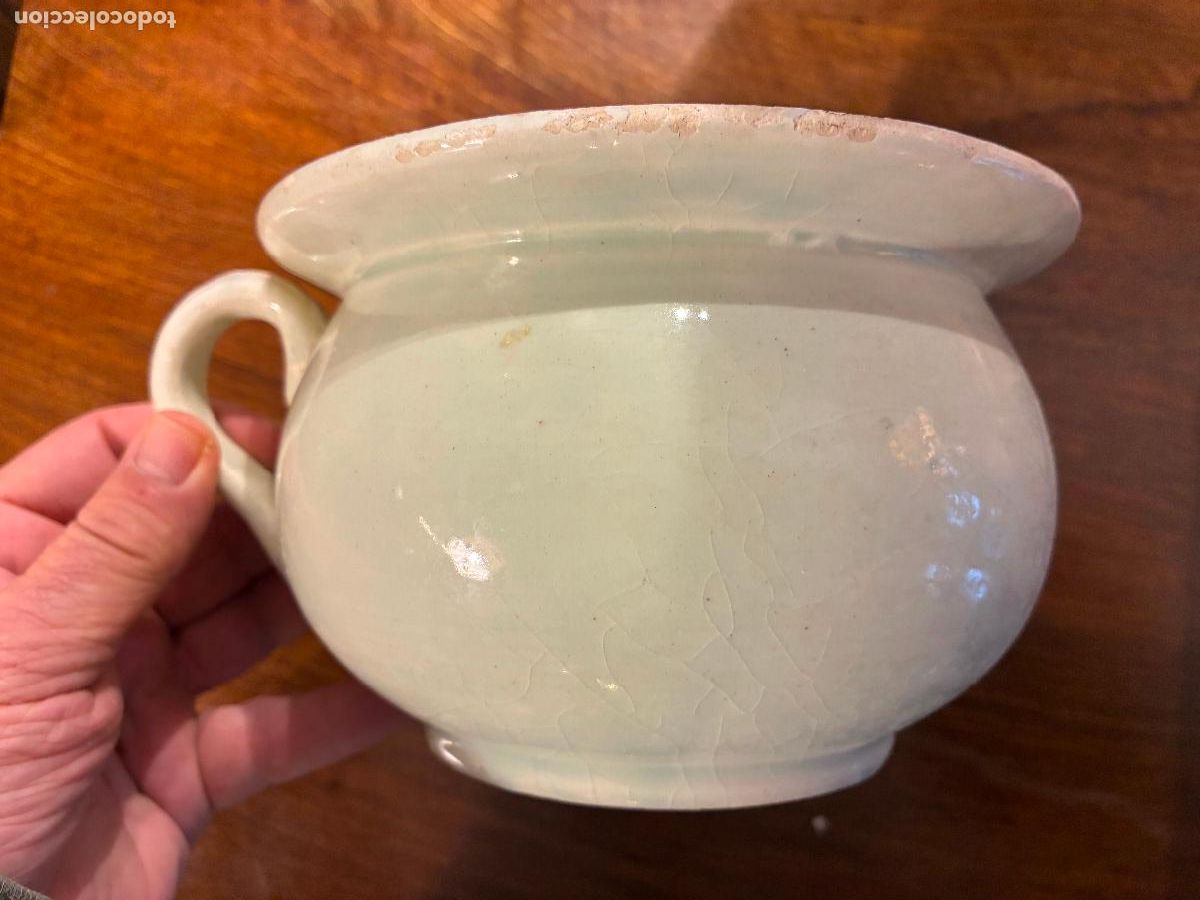 Antig&uuml;edades: Antiguo orinal para ni&ntilde;o puede ser La Cartuja o Manises mide 11 x 17 cm en la base numero 3