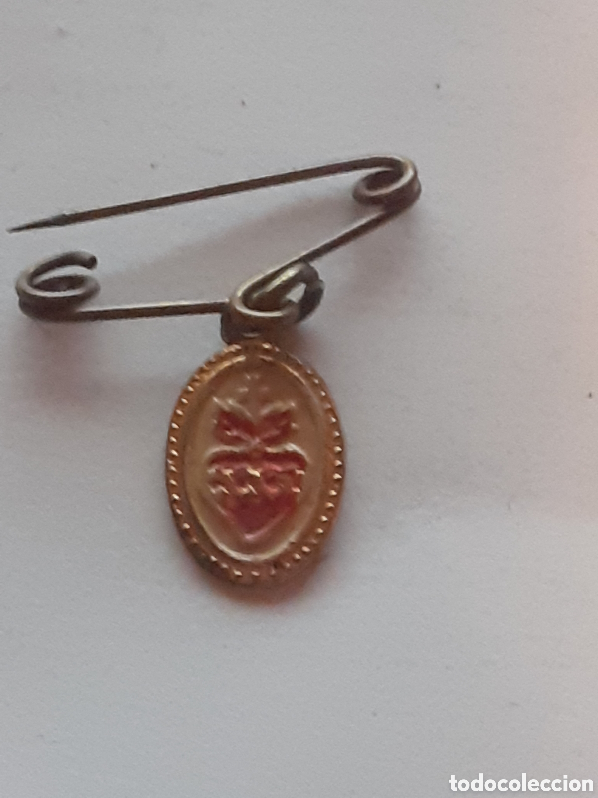 Antig&uuml;edades: ANTIGUO PRENDEDOR CORAZON DE JESUS. ESMALTADO. PRIMERA MITAD S XX
