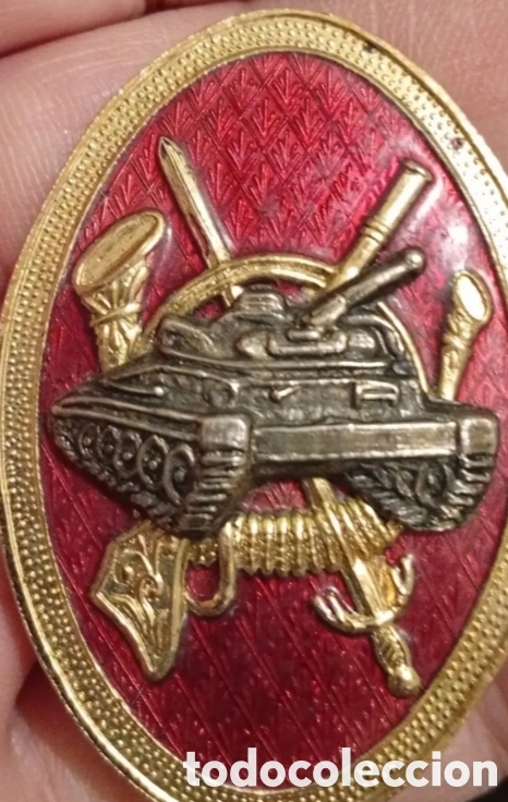 Antig&uuml;edades: Militar&iacute;a distintivo insignia esmaltada de Carros de combate