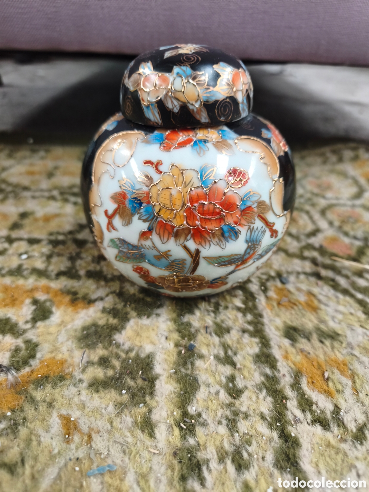 Antig&uuml;edades: Antiguo Tibor / Tarro de Jengibre Estilo Satsuma - Pintado a Mano con Relieve (Moriage)