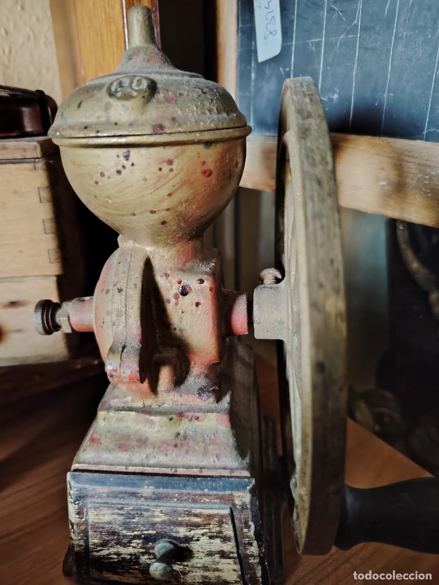 Antig&uuml;edades: MUY RARO Y ORIGINAL MOLINILLO DE CAFE ANTIGUO EN HIERRO FORJADO