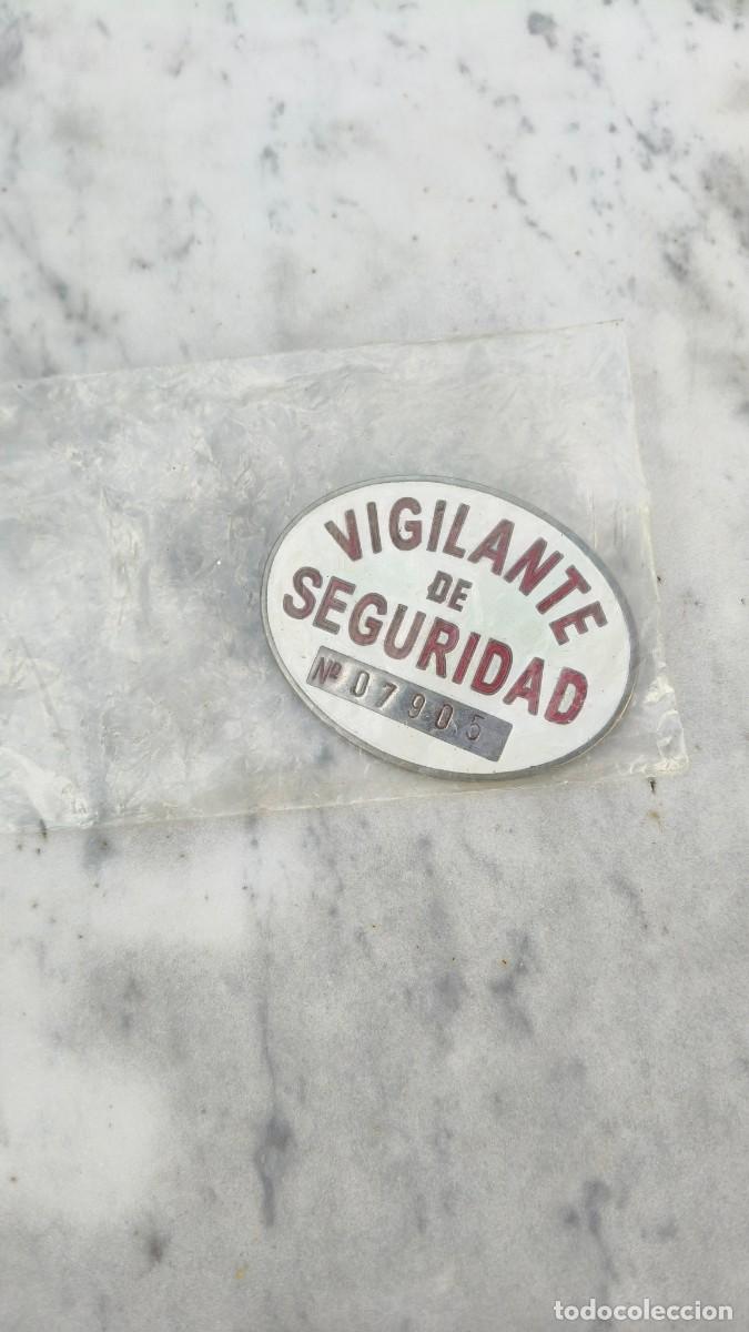 Antig&uuml;edades: Plaque broche ancienne vigilant de securidad