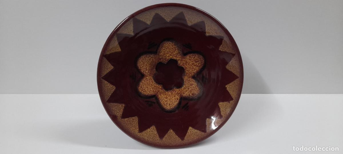 Antig&uuml;edades: BONITO PLATO DE CERAMICA . REALIZADO POR JOSE ARELLANO (1921 - 1997) FRAGA HUESCA . FRENTE 20,5 CM
