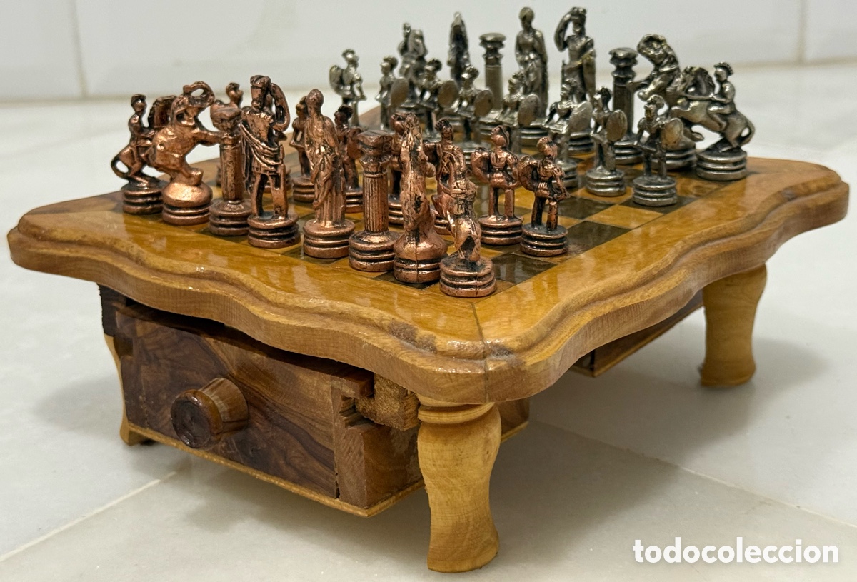 Antig&uuml;edades: ELEGANTE JUEGO DE AJEDREZ MADERA OLIVO PLOMO XX