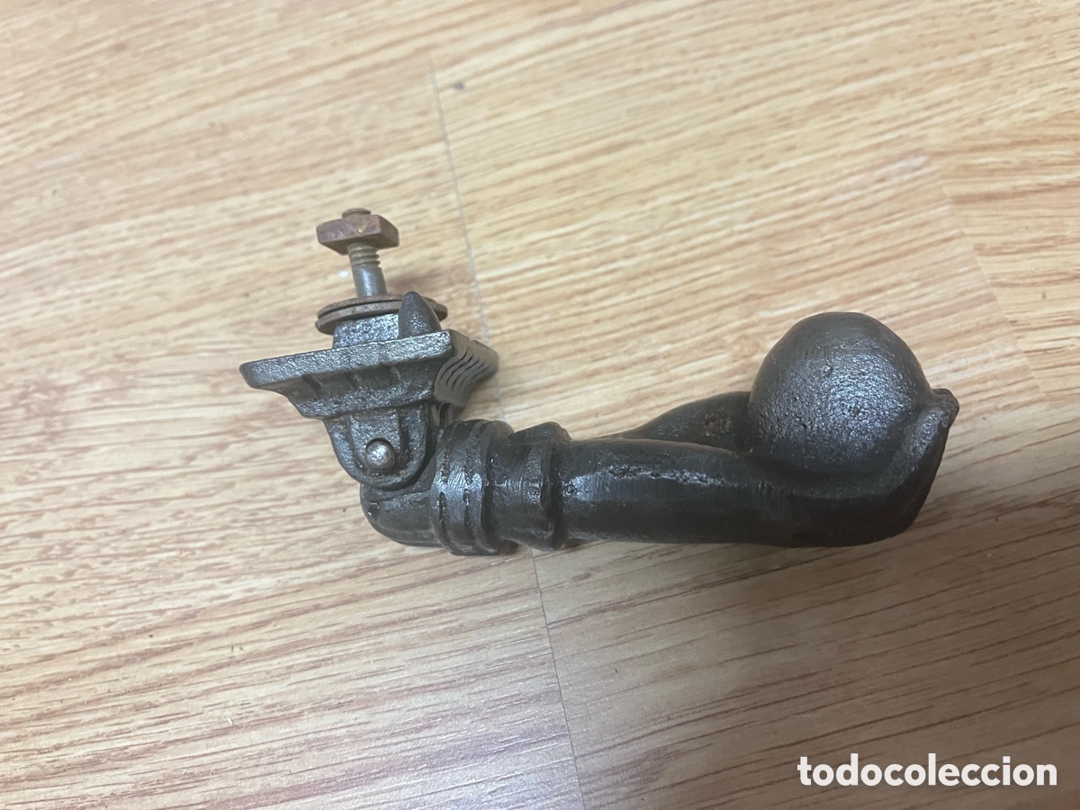 Antig&uuml;edades: Picaporte / llamador antiguo de hierro