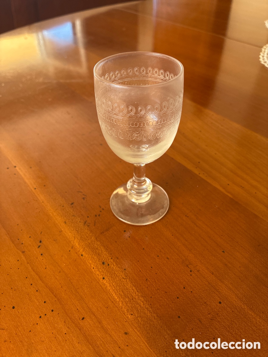 Antig&uuml;edades: Antigua Copa de Licor en Cristal Fino con Grabado Geom&eacute;trico al &Aacute;cido - Principios Siglo XX