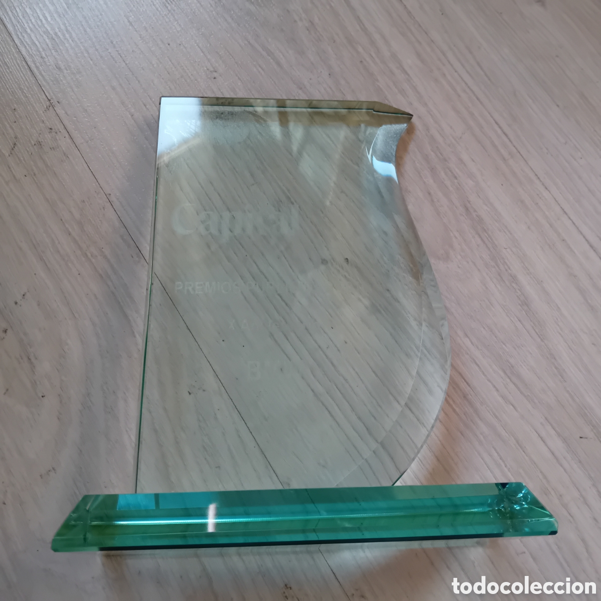 Antig&uuml;edades: PESADO TROFEO DE CRISTAL REVISTA CAPITAL A PUBLICIDAD DE BMW. 2010