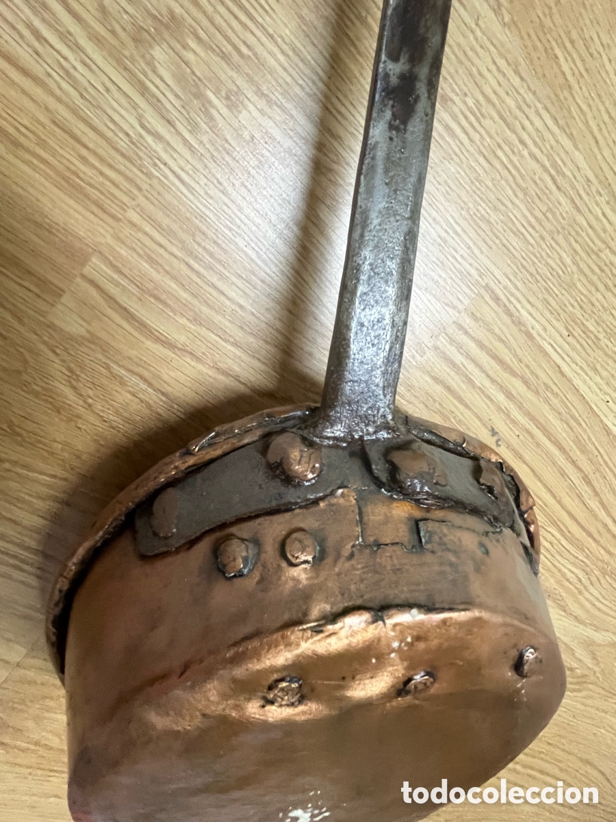 Antig&uuml;edades: Cazo antiguo de cobre (aram) con mango largo - Foto 7