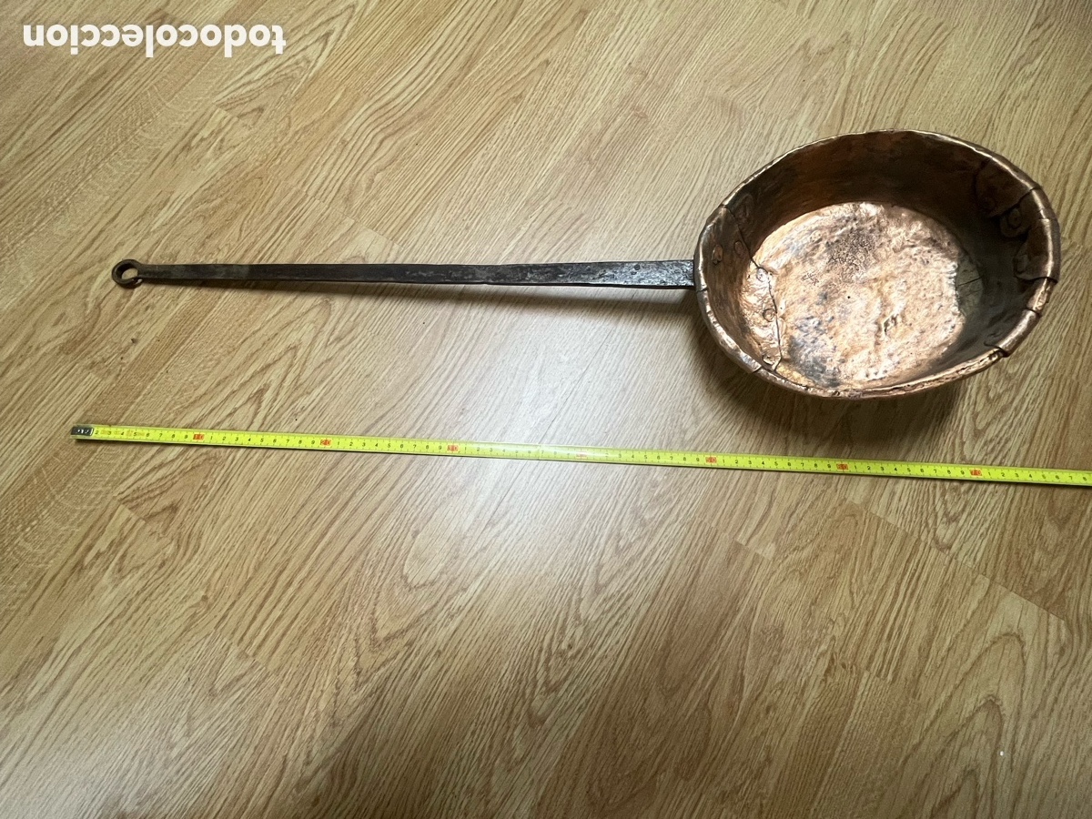 Antig&uuml;edades: Cazo antiguo de cobre (aram) con mango largo