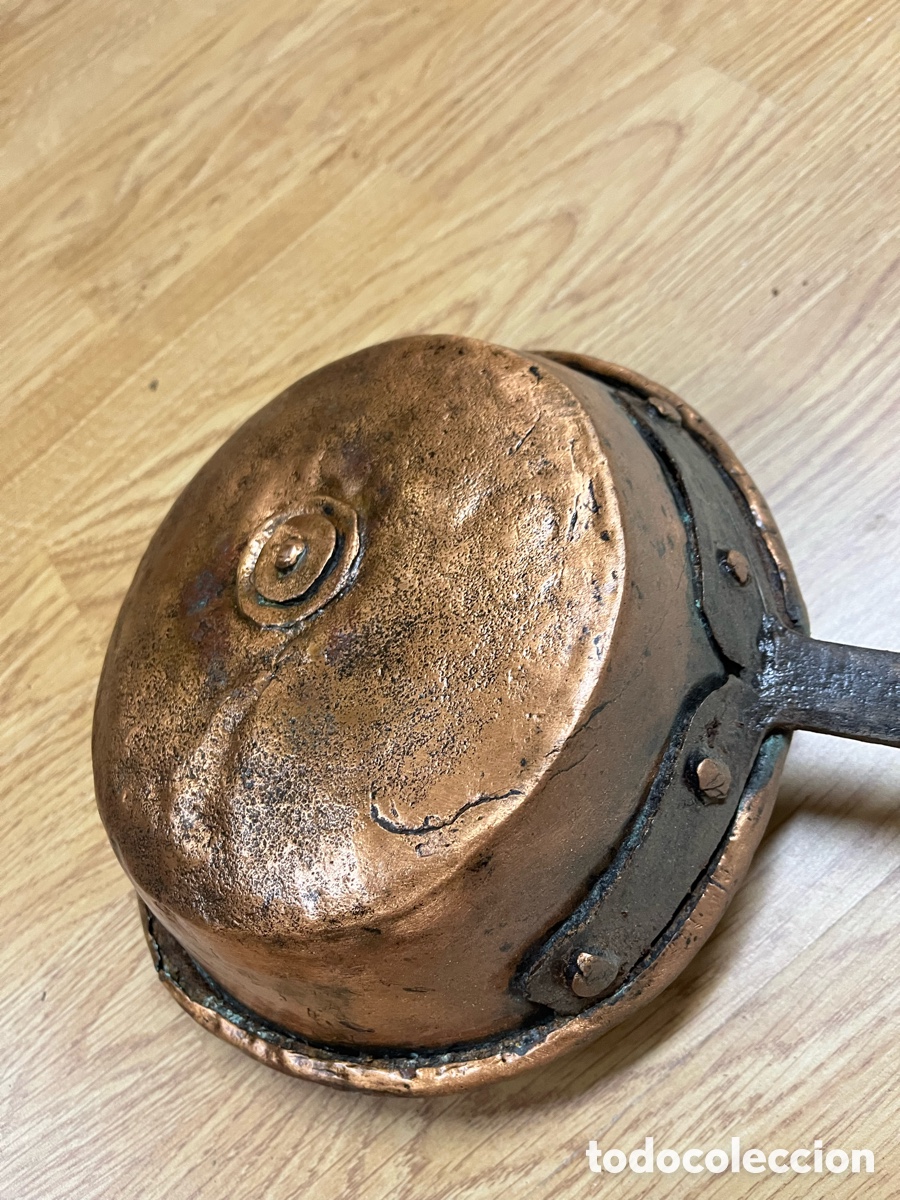 Antig&uuml;edades: Cazo antiguo de cobre (aram) con mango largo - Foto 5