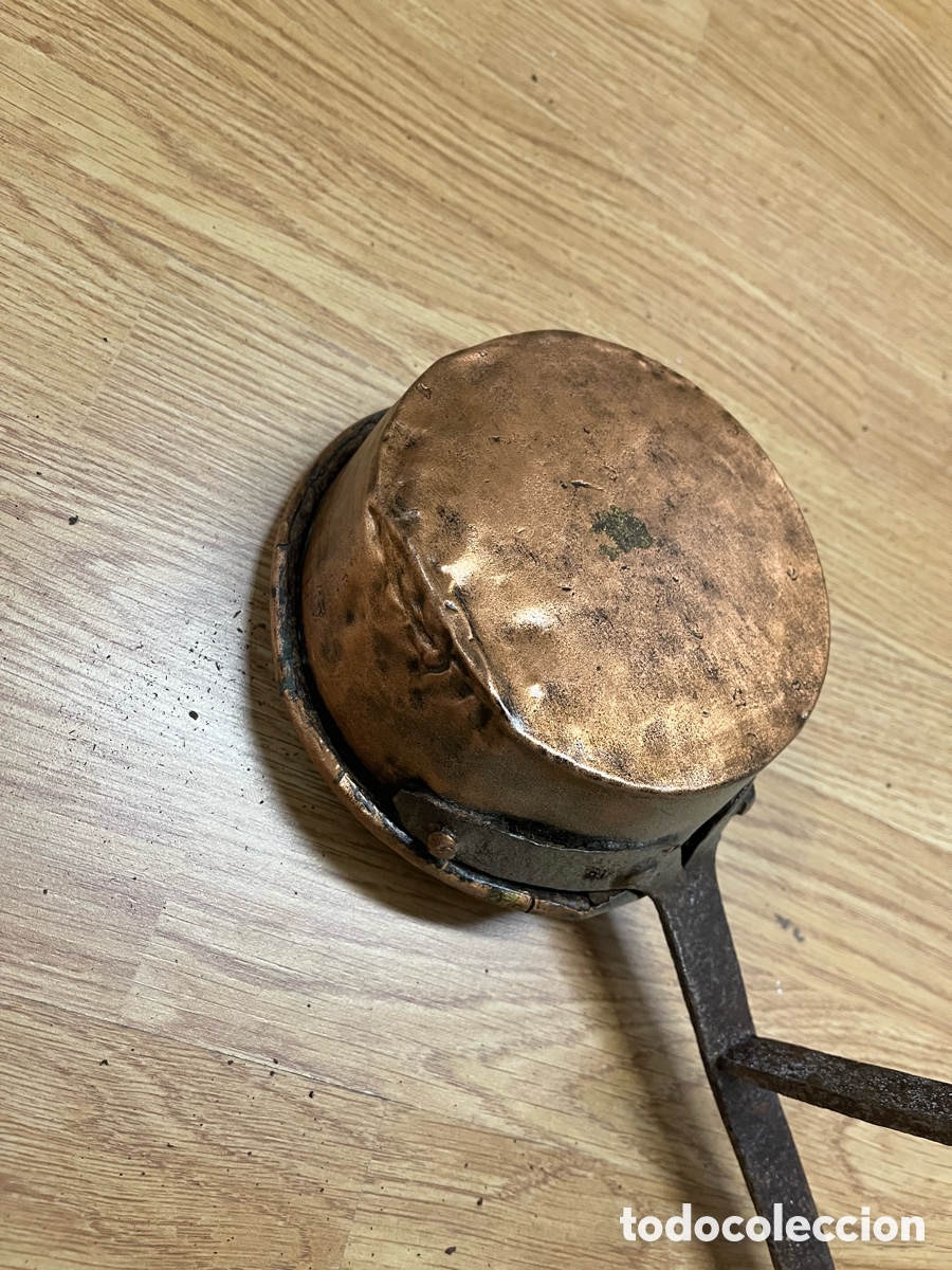 Antig&uuml;edades: Cazo antiguo de cobre con mango largo - Foto 8