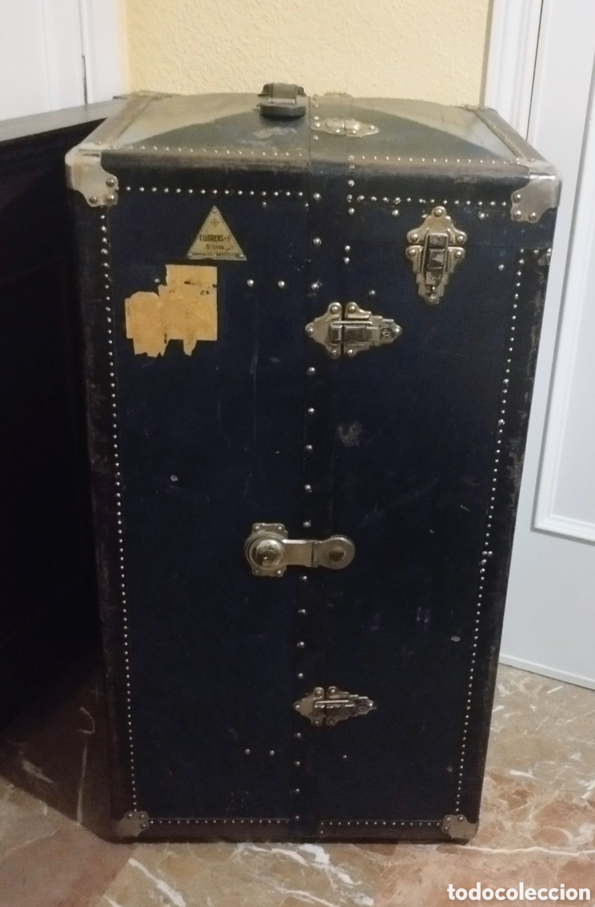 Antig&uuml;edades: Ba&uacute;l armario antiguo