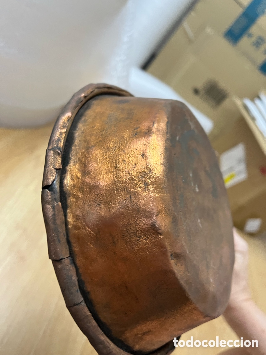Antig&uuml;edades: Cazo antiguo de cobre con mango largo - Foto 6