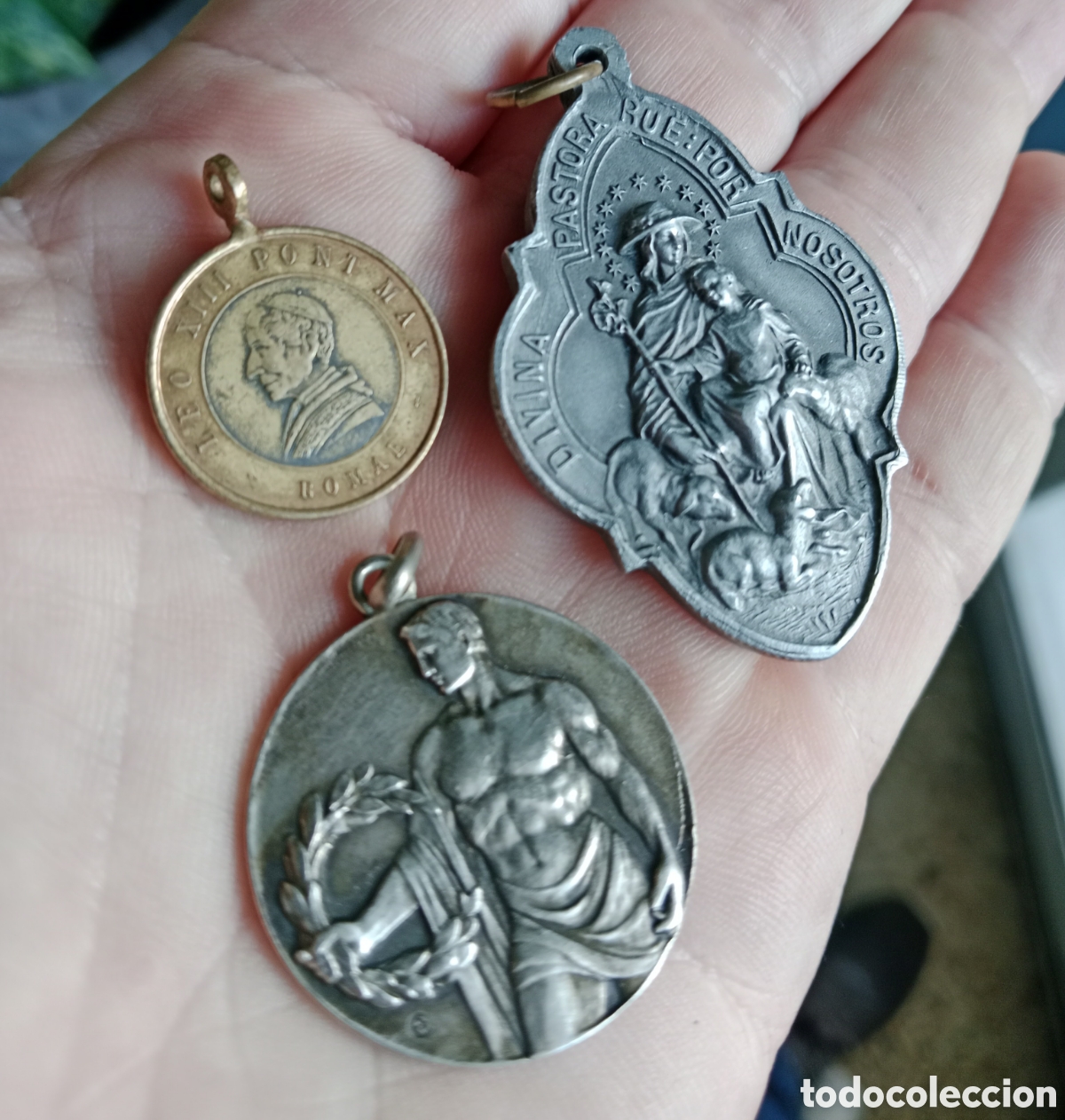 Antig&uuml;edades: 3 MEDALLAS MUY BONITAS