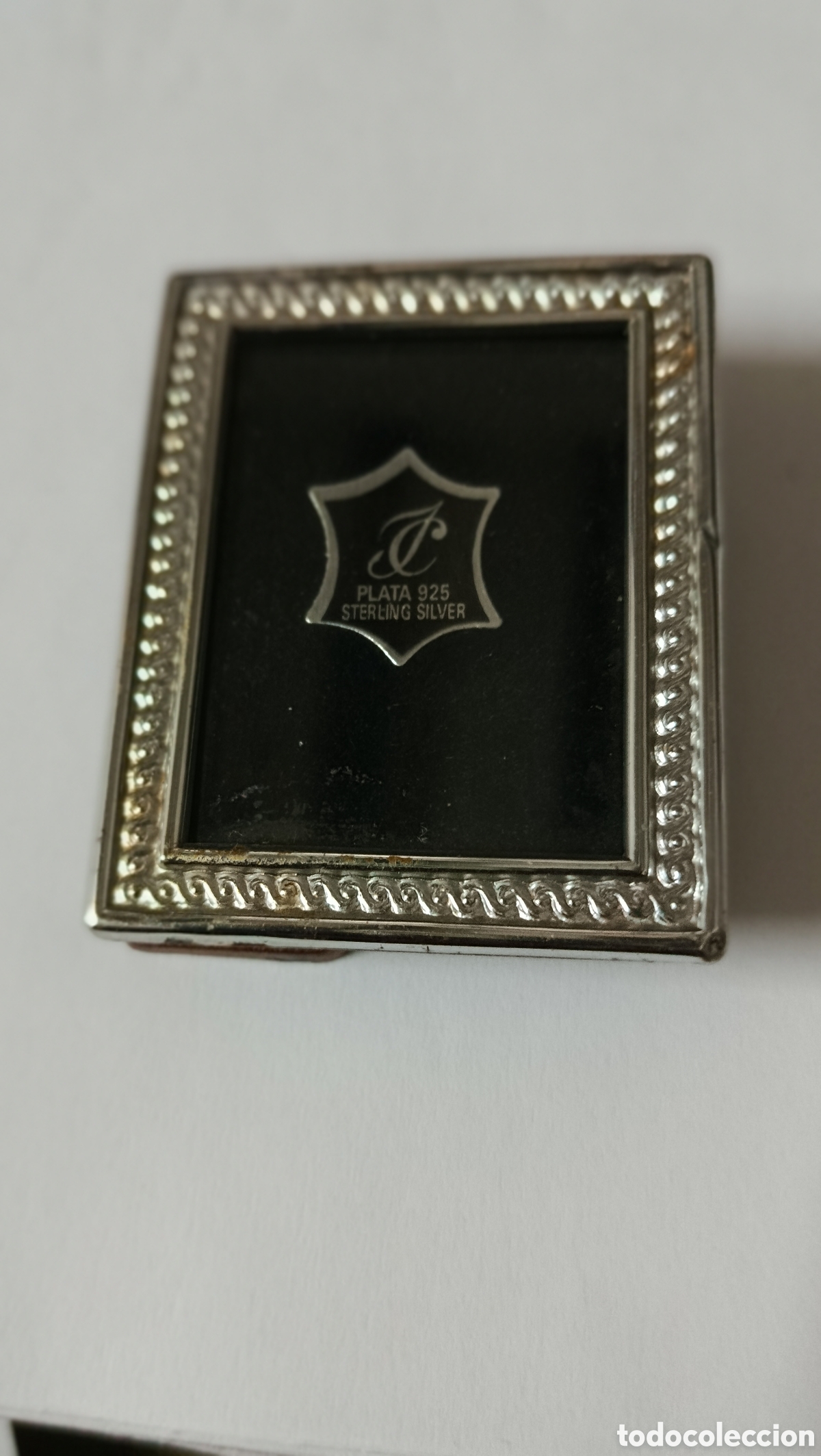 Antig&uuml;edades: Mini portafortos plata de ley de 4,3 x 5,3 cm.