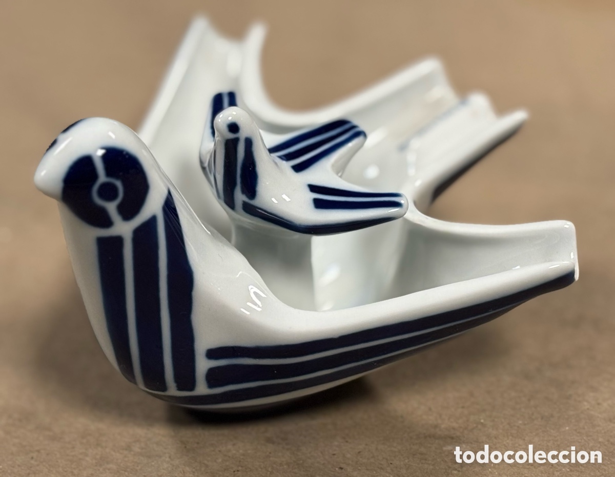 Antig&uuml;edades: CENICERO CON FORMA DE PALOMA: PORCELANA DE SARGADELOS. IMPECABLE.