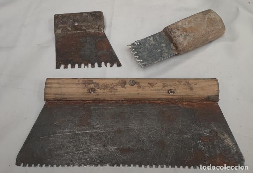 Antig&uuml;edades: ANTIGUO JUEGO DE ESPATULAS DENTADAS