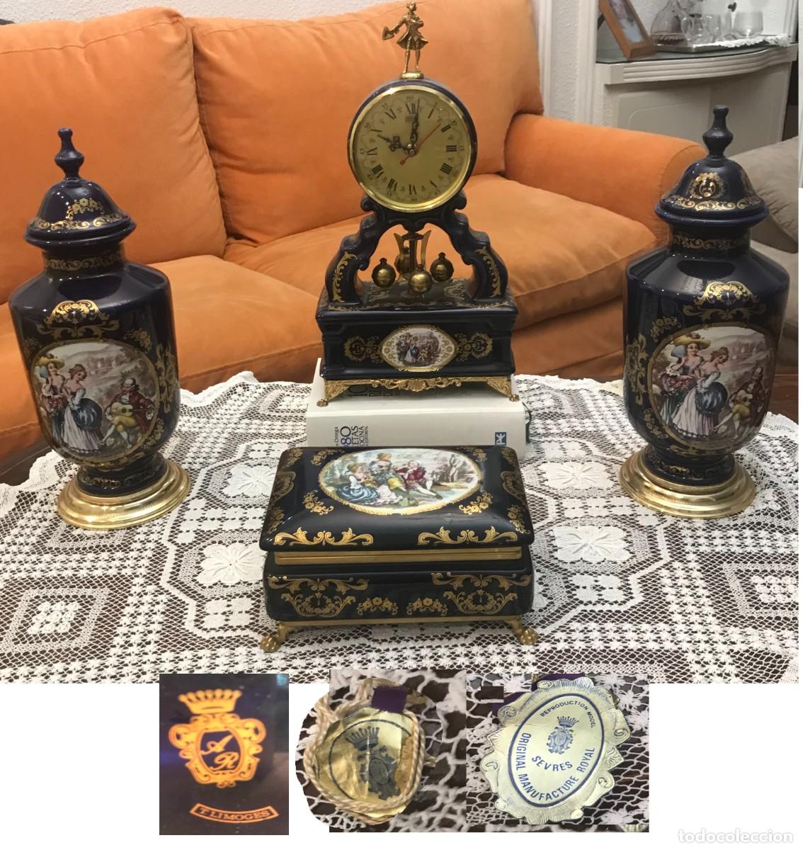 Antig&uuml;edades: Conjunto decorativo de reloj de sobremesa con cuatro piezas estilo Sevres.(Garniture de chemin&eacute;e).