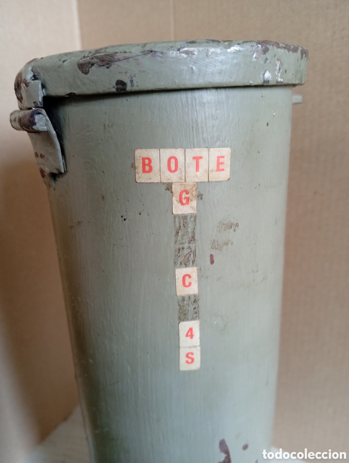 Antig&uuml;edades: Bote petitorio de hierro - Foto 6