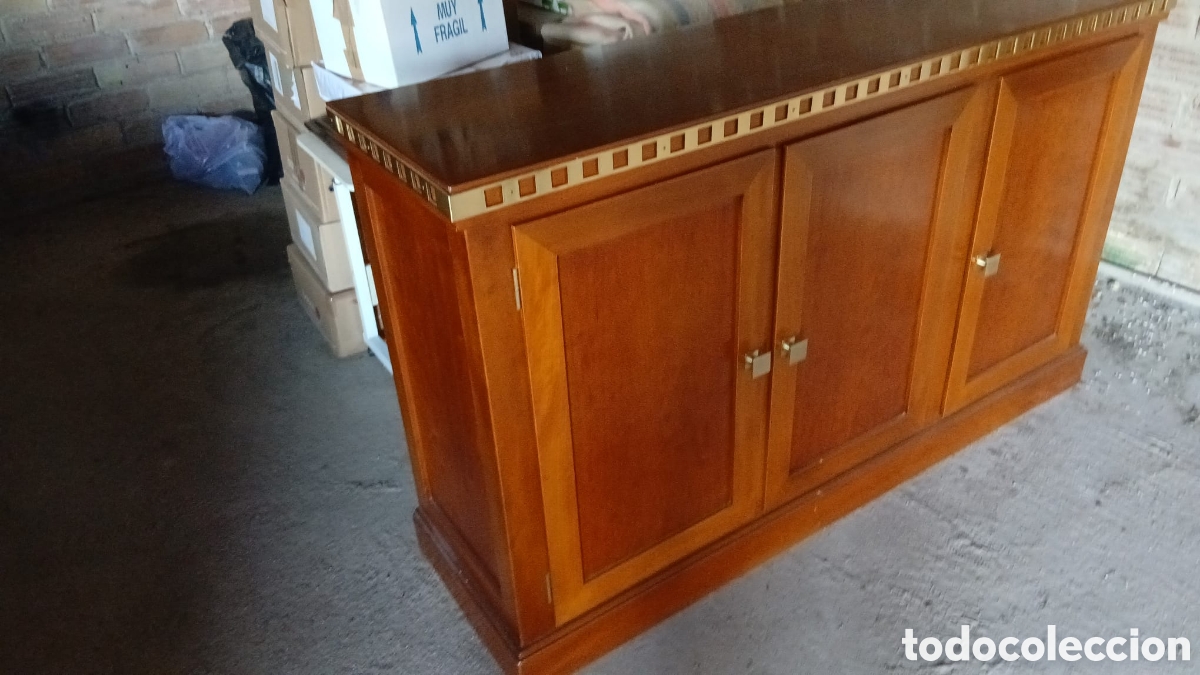 Antig&uuml;edades: Mueble aparador de madera maciza - Foto 2