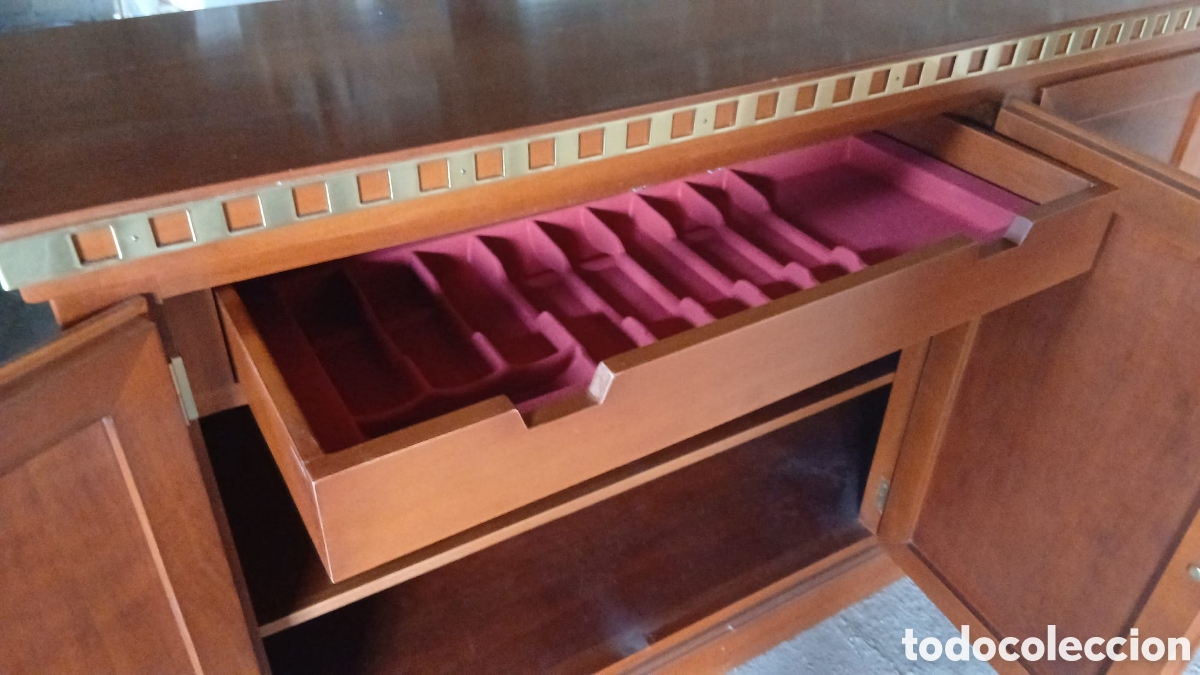 Antig&uuml;edades: Mueble aparador de madera maciza - Foto 6