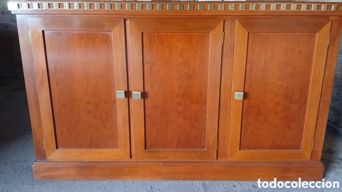 Antig&uuml;edades: Mueble aparador de madera maciza